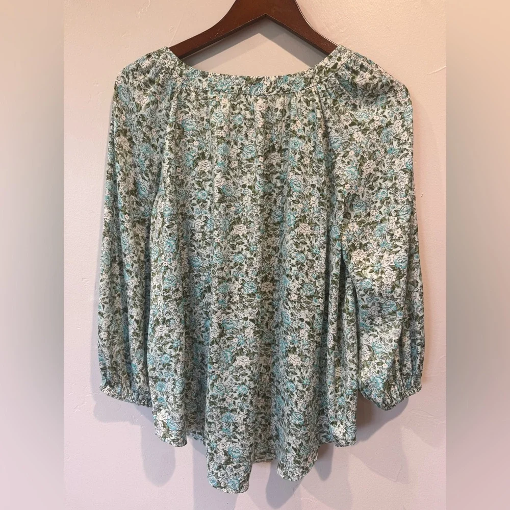 Lauren Conrad Flowy Floral Print Women's Blouse Size Medium - Picture 4 of 9